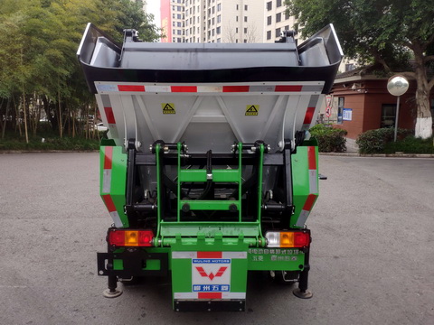 五菱牌LQG5032ZZZEV1纯电动自装卸式垃圾车公告图片