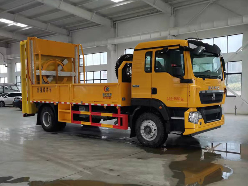 程力威牌CLW5140TFZZ6防撞緩沖車(chē)公告圖片