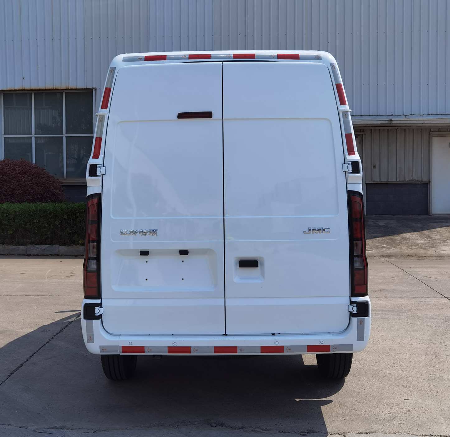 江鈴牌JX5045XXYTD-L6廂式運(yùn)輸車(chē)公告圖片