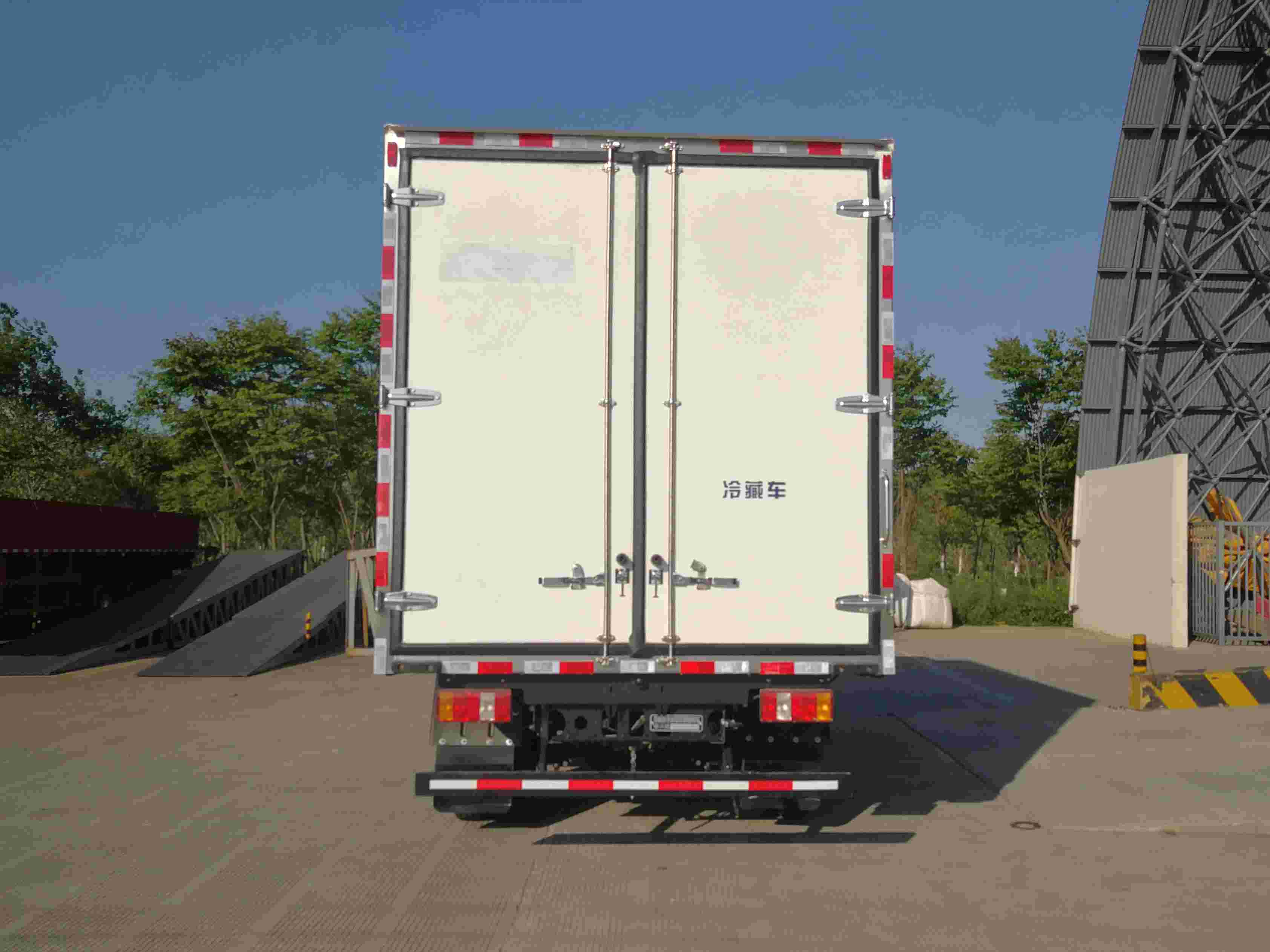 豪沃牌ZZ5047XLCG3315F142冷藏車公告圖片