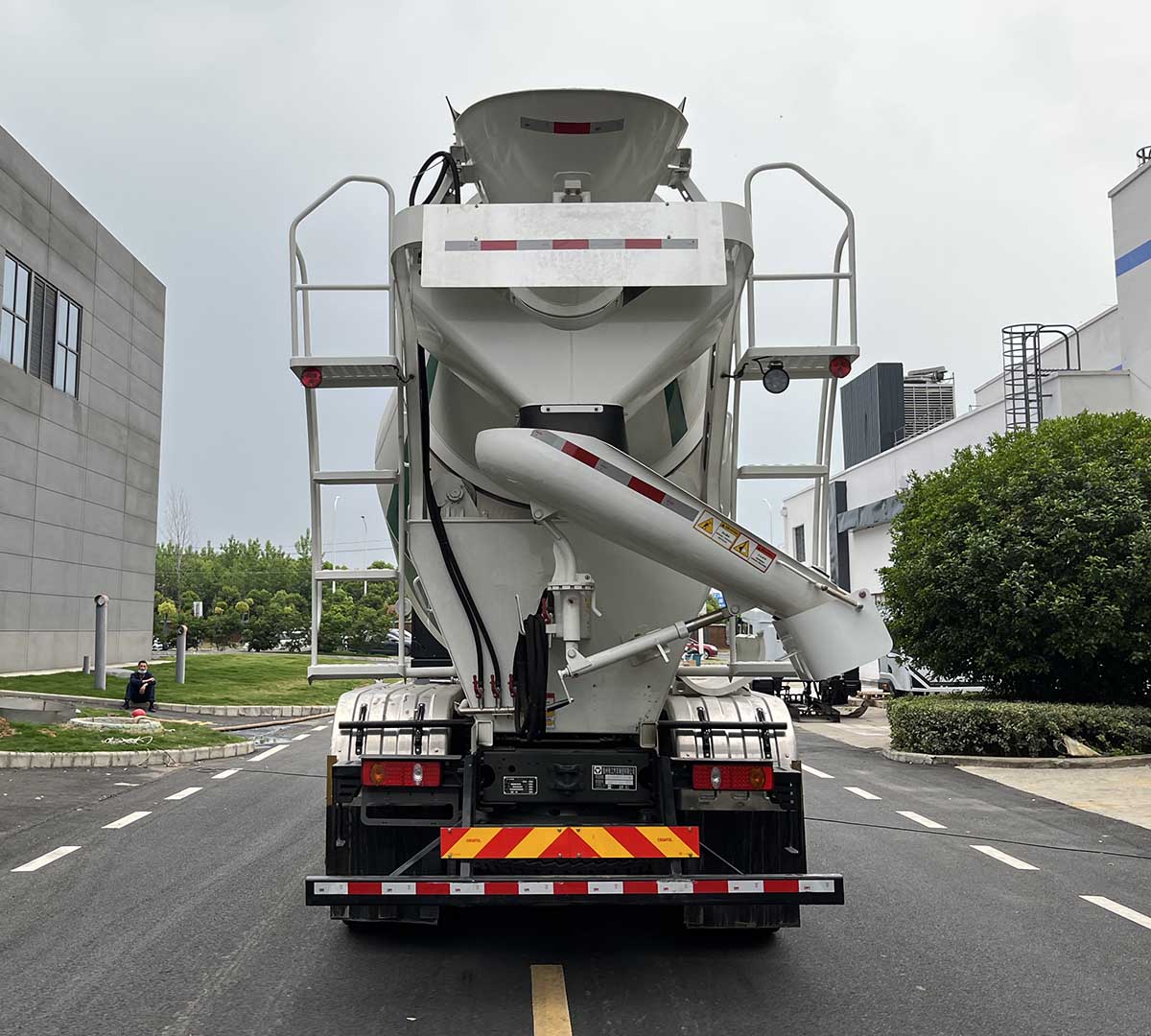 徐工牌XGA5310GJBBEVNEAE換電式純電動混凝土攪拌運(yùn)輸車公告圖片