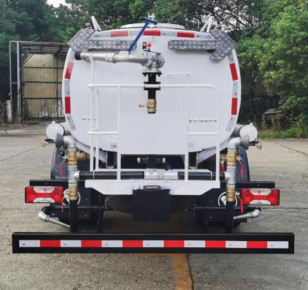 福田牌BJ5103GQXEV-H2纯电动清洗车公告图片
