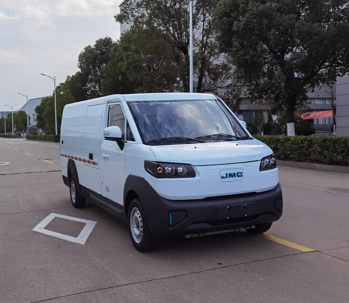 江鈴牌JX5039XXYTFABEV純電動廂式運輸車公告圖片