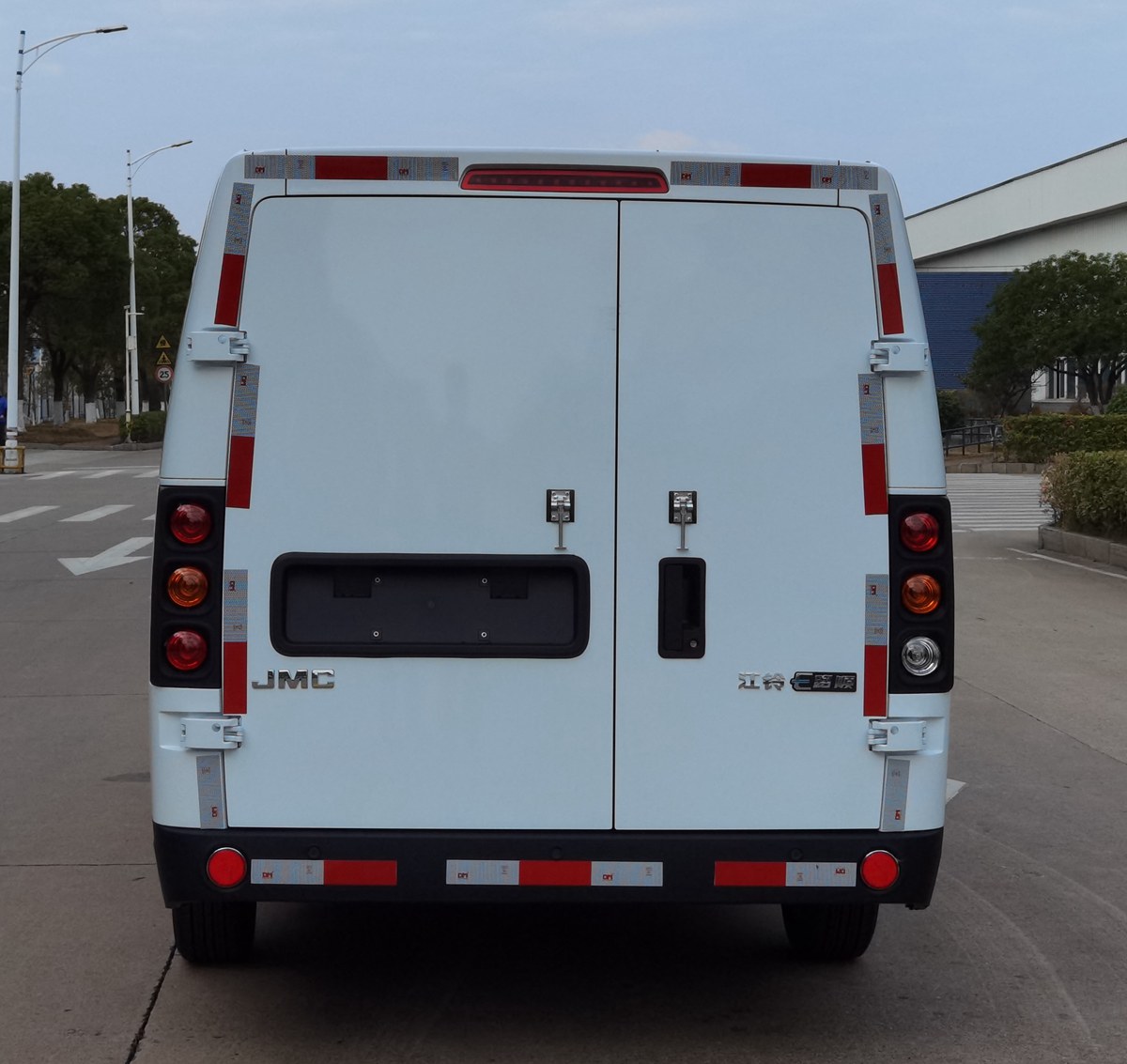 江鈴牌JX5039XXYTFABEV純電動廂式運輸車公告圖片