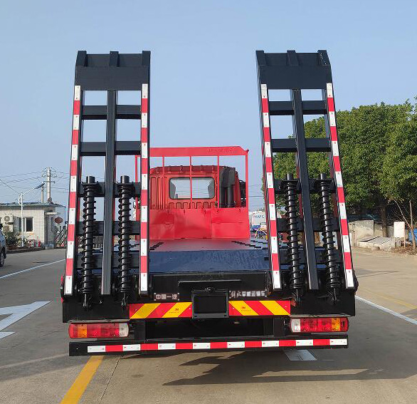 解放牌CA5310TPBP1K8L3T10E6A90平板運(yùn)輸車公告圖片