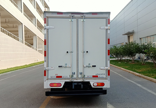 山汽牌YTQ5031XXYWHQ306廂式運輸車公告圖片