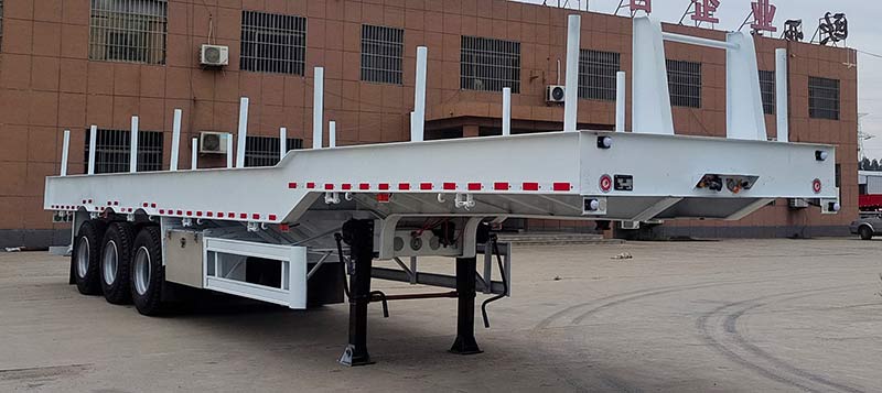 鑫凯达牌13米31.3吨3轴运材半挂车(DLZ9400TYC)