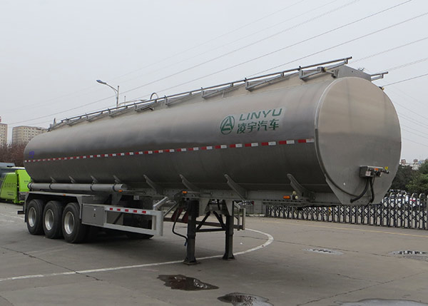 凌宇牌12米34.1吨3轴铝合金食用油运输半挂车(CLY9404GSYA)