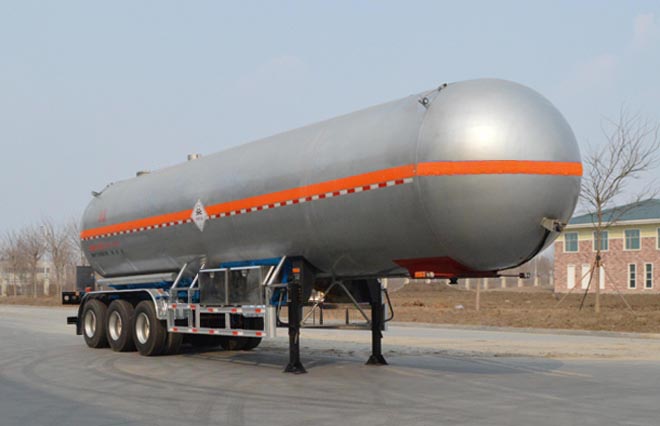 金玺牌12.8米26吨3轴液化气体运输半挂车(WPH9401GYQ)
