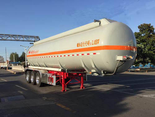 通华牌10.8米34吨3轴氧化性物品罐式运输半挂车(THT9402GYWE)