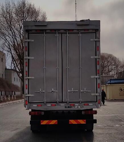 解放牌CA5180XYKP28K1L4E6翼開啟廂式車公告圖片