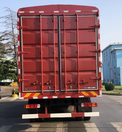 解放牌CA5254CCYPK2L6T3E6A80倉(cāng)柵式運(yùn)輸車(chē)公告圖片