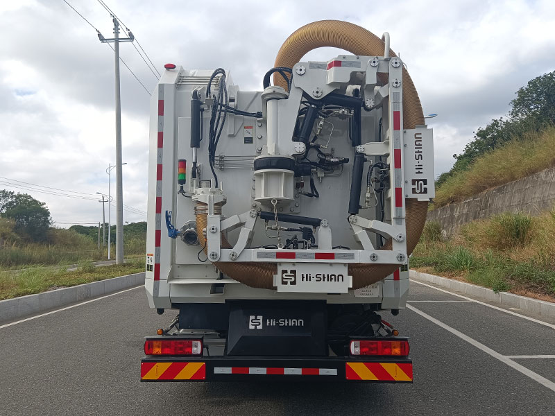 道路污染清除车图片