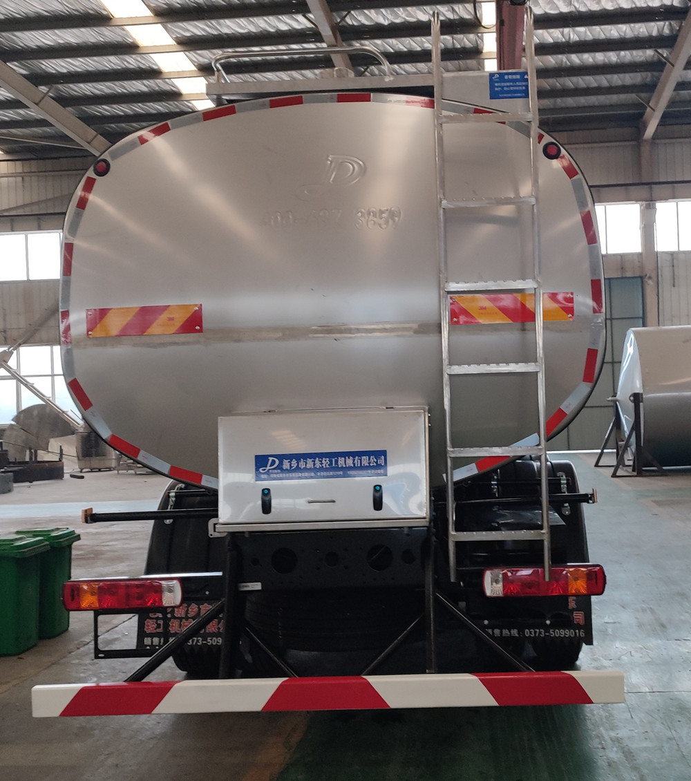 天潤新東牌YXD5310GNY鮮奶運(yùn)輸車公告圖片