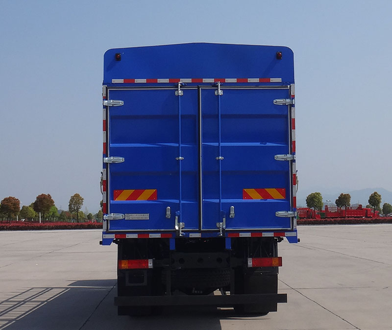 十通牌STQ5247CCYD6倉柵式運(yùn)輸車公告圖片