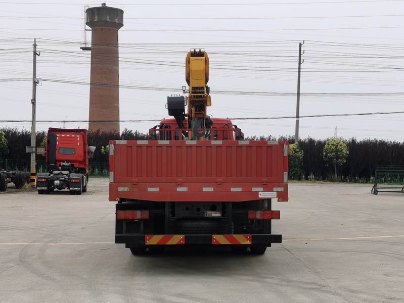 豪沃牌ZZ5317JSQV436JF1隨車(chē)起重運(yùn)輸車(chē)公告圖片