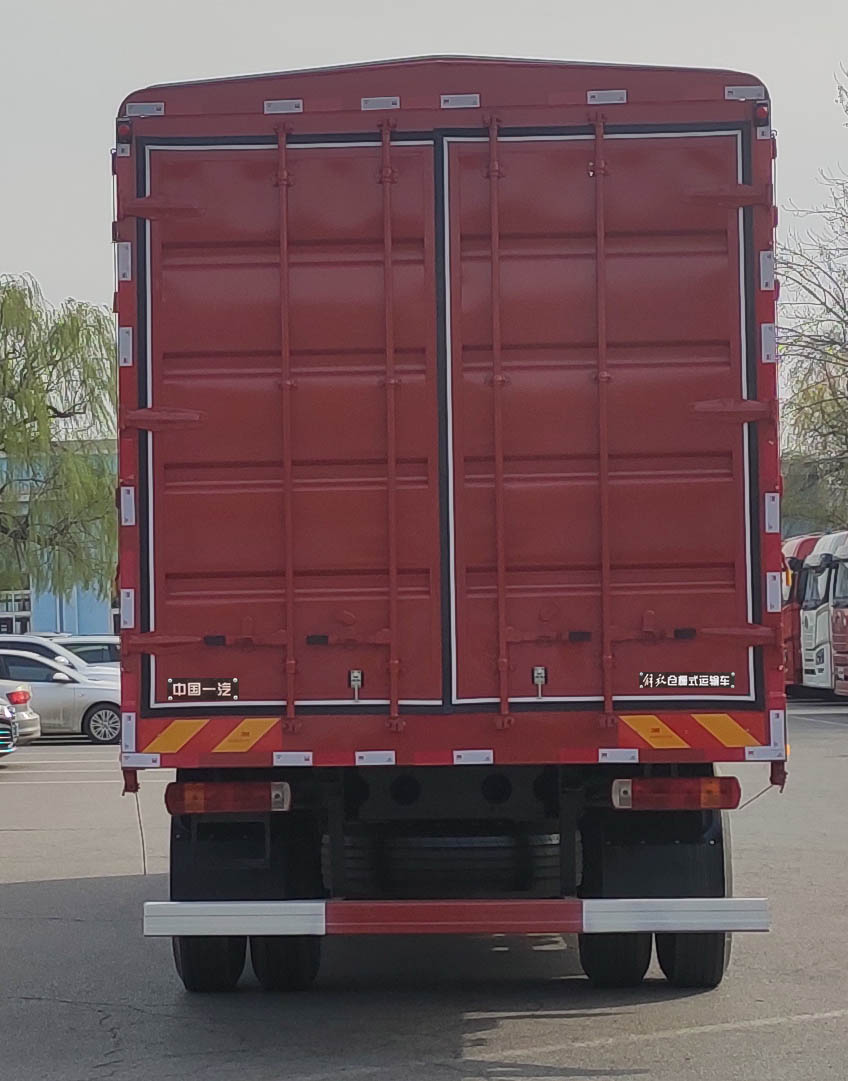 解放牌CA5250CCYP28K2L5T3E6A80倉(cāng)柵式運(yùn)輸車公告圖片