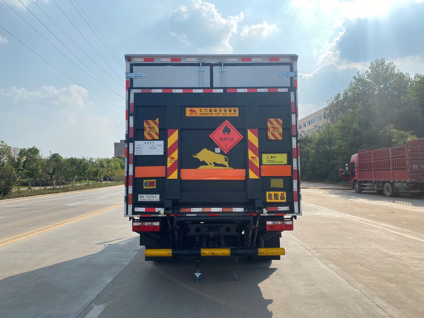 楚勝牌CSC5095XRQ6易燃?xì)怏w廂式運(yùn)輸車(chē)公告圖片