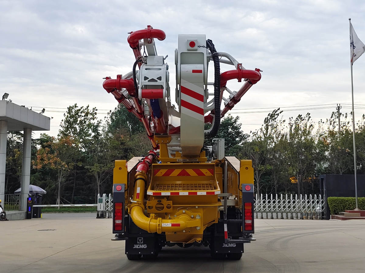 徐工牌XZS5331THBZ混凝土泵車公告圖片