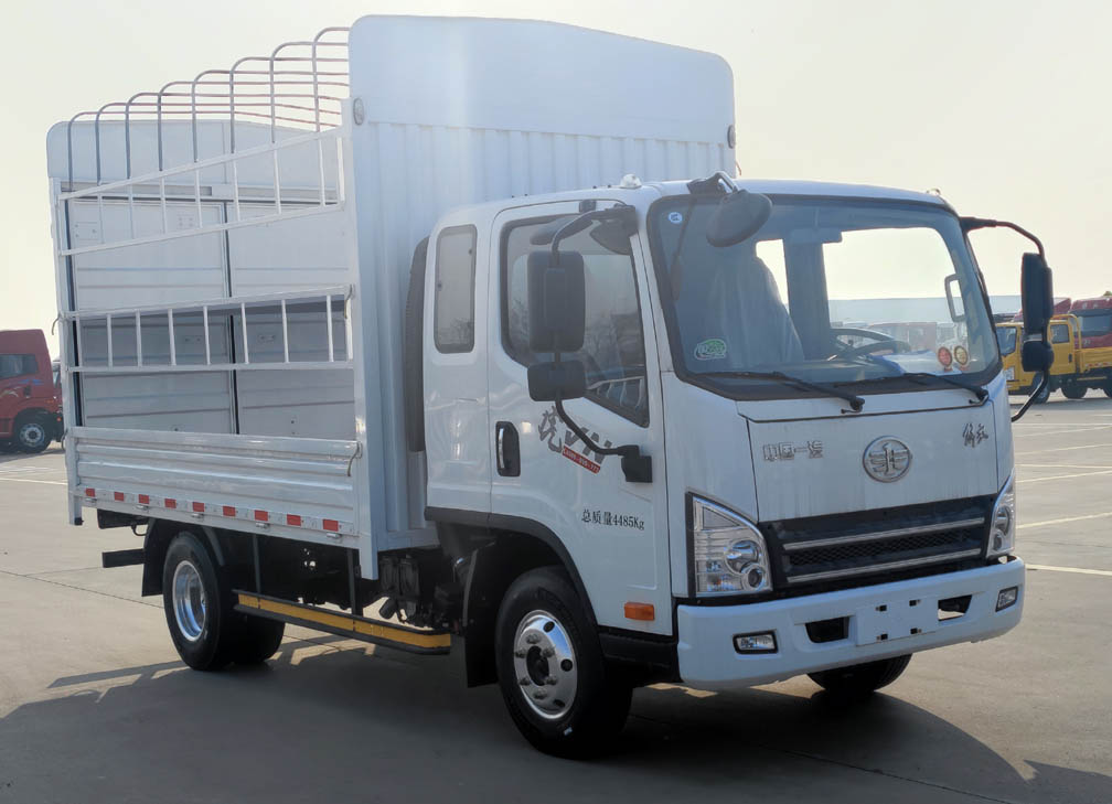 解放牌CA5045CCYP40K50L2E6A85倉(cāng)柵式運(yùn)輸車公告圖片