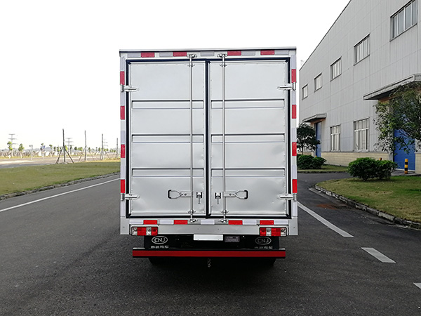 南駿牌NJA5040XXYKD33A廂式運(yùn)輸車(chē)公告圖片