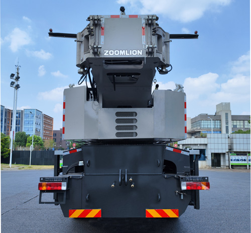 中聯(lián)牌ZLJ5557JQZ130V汽車起重機公告圖片