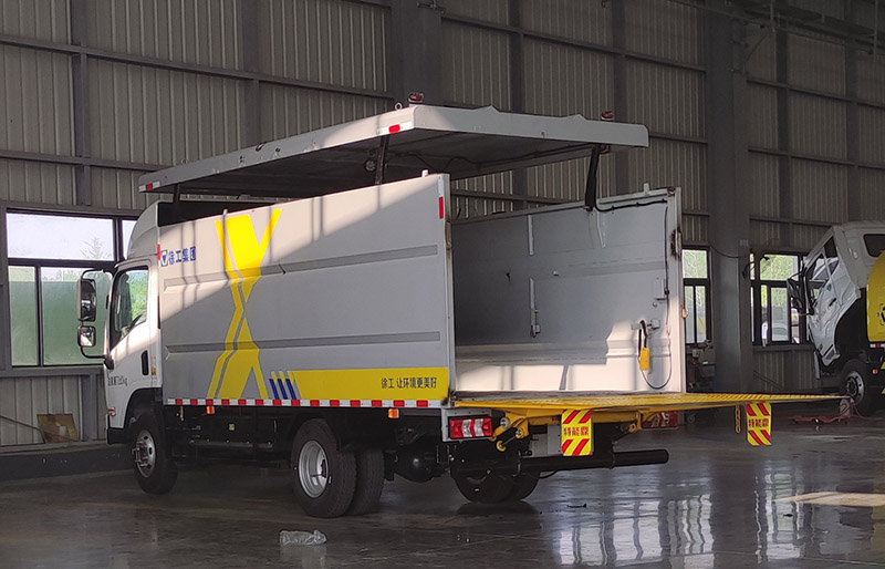 徐工牌DXA5070XTYLBEV純電動(dòng)密閉式桶裝垃圾車(chē)公告圖片