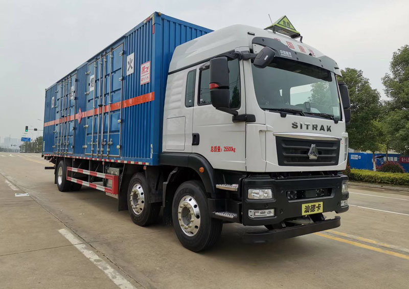 楚飛牌CLQ5260XRY6ZZ易燃液體廂式運(yùn)輸車公告圖片