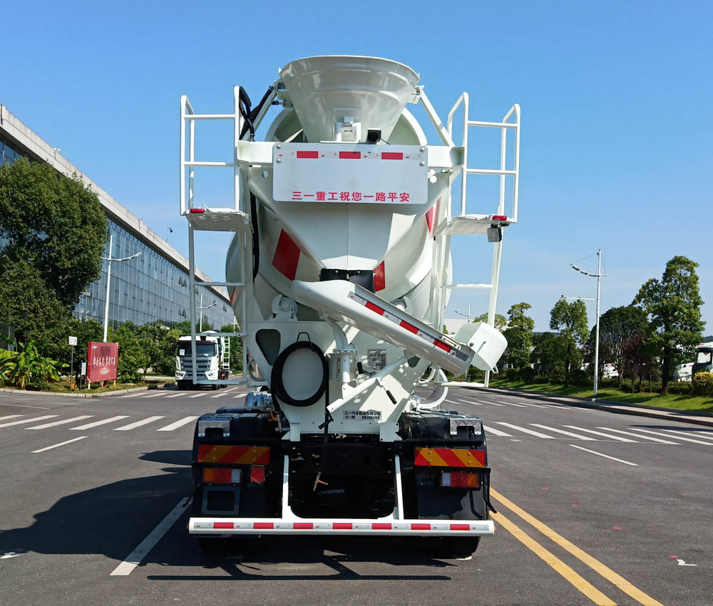 三一牌SYM5318GJB1F7混凝土攪拌運(yùn)輸車公告圖片