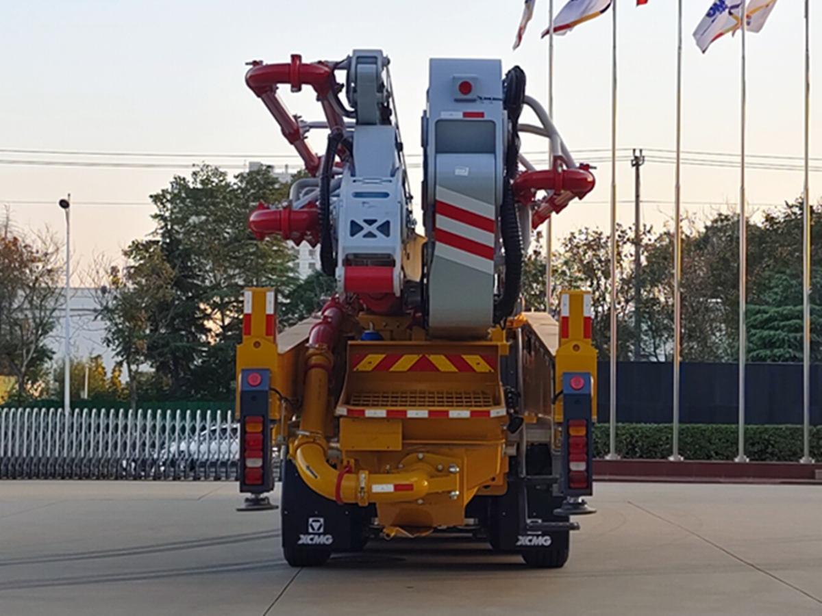 徐工牌XZS5552THBZ混凝土泵車公告圖片