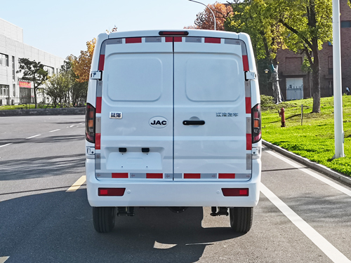 江淮牌HFC5030XXYEV3W純電動(dòng)廂式運(yùn)輸車(chē)公告圖片