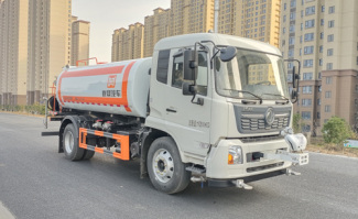 绿化喷洒车