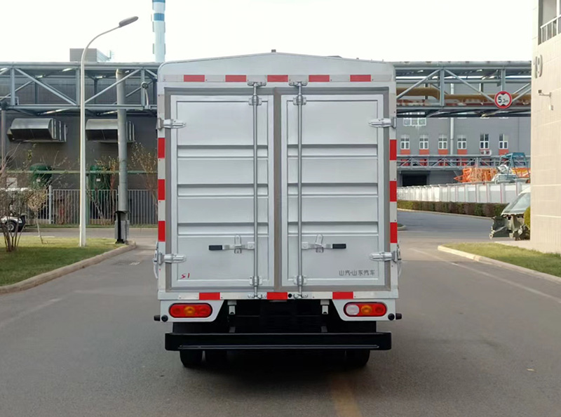 山汽牌YTQ5031CCYWHQ307倉柵式運(yùn)輸車公告圖片