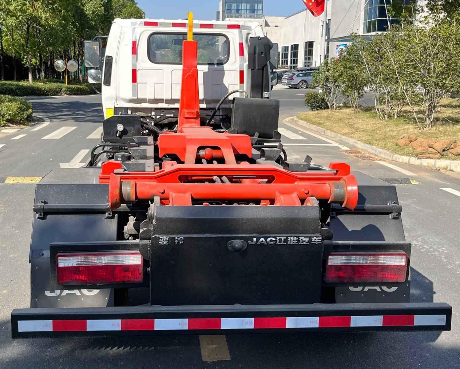 江淮牌HFC5120ZXXP32K1C2NS車廂可卸式垃圾車公告圖片