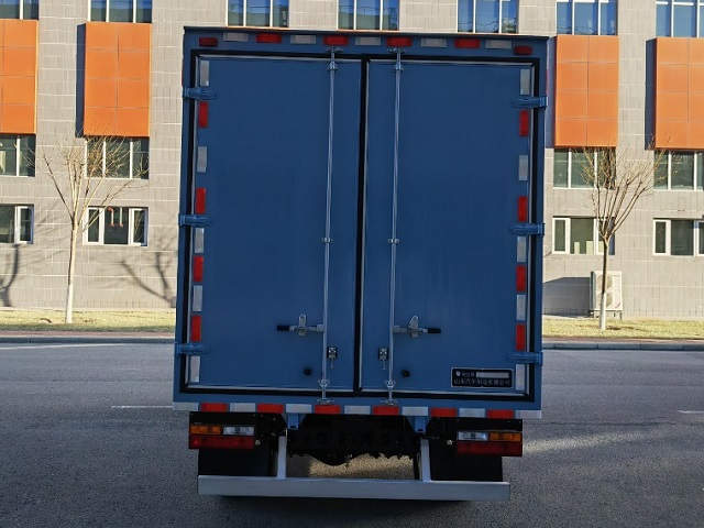 燕臺(tái)牌YTQ5042XXYKEEV332純電動(dòng)廂式運(yùn)輸車公告圖片