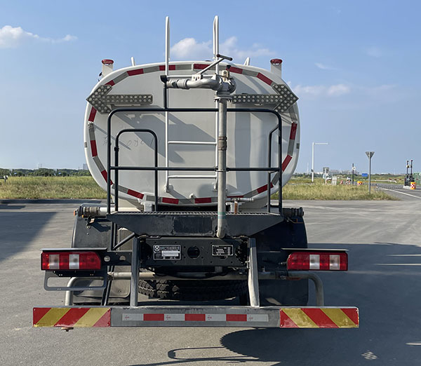 徐工牌XGA5181GSSBEVWA純電動灑水車公告圖片