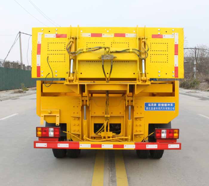 縱昂牌CLT5042TFZJX6防撞緩沖車公告圖片