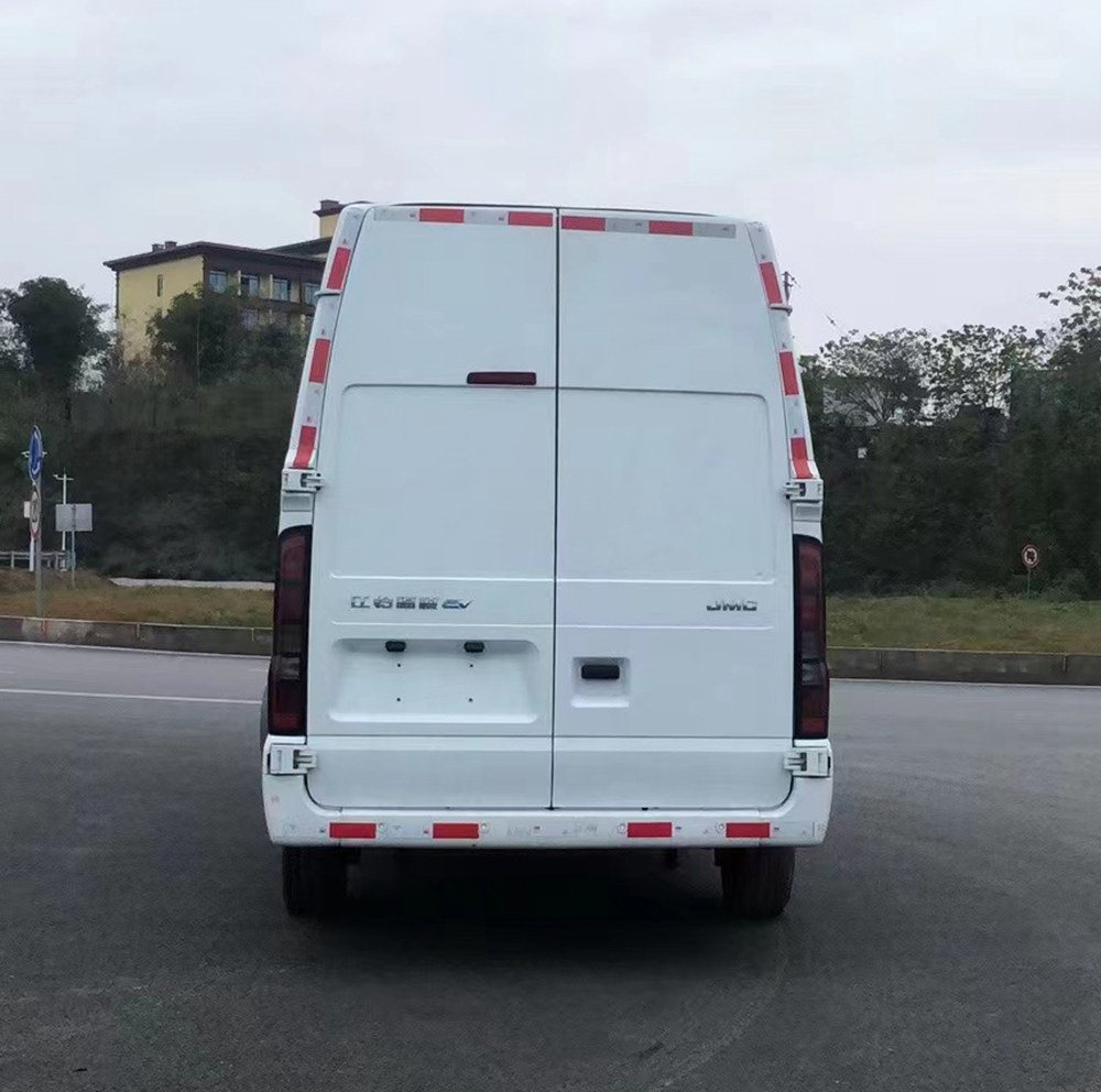 江铃牌JX5045XXYTJ-H6BEV纯电动厢式运输车公告图片