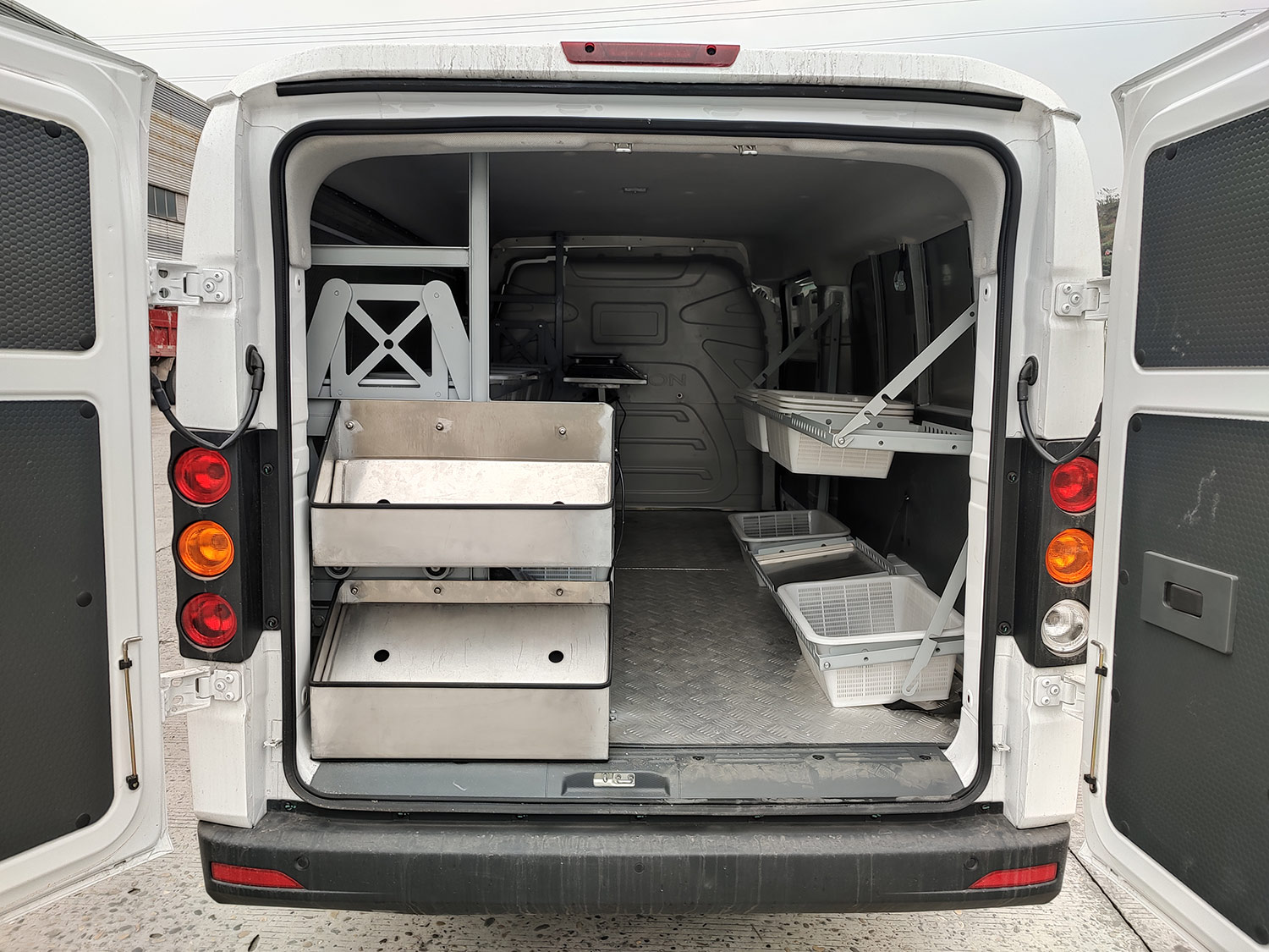 東嘉加樂牌DJV5032XSHBEVG純電動(dòng)售貨車公告圖片