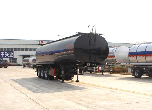 通亚达牌11米30.5吨3轴液态食品运输半挂车(CTY9401GYSB)