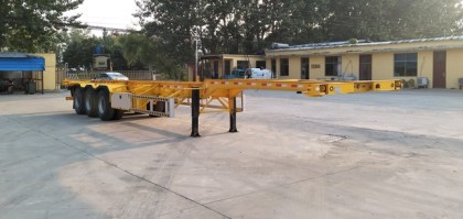 集装箱运输半挂车