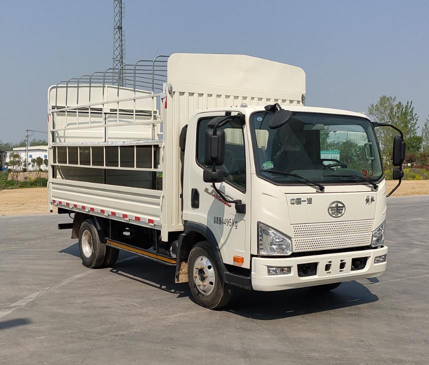 解放牌CA5040CCYP40K61L2E6A84倉(cāng)柵式運(yùn)輸車(chē)公告圖片