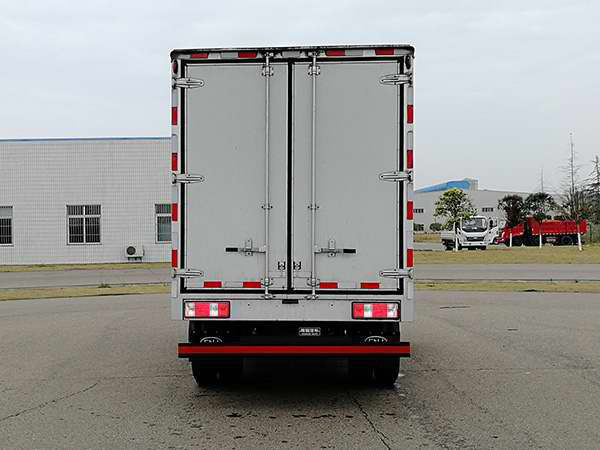 南駿牌NJA5041XXYPDF33A廂式運(yùn)輸車公告圖片