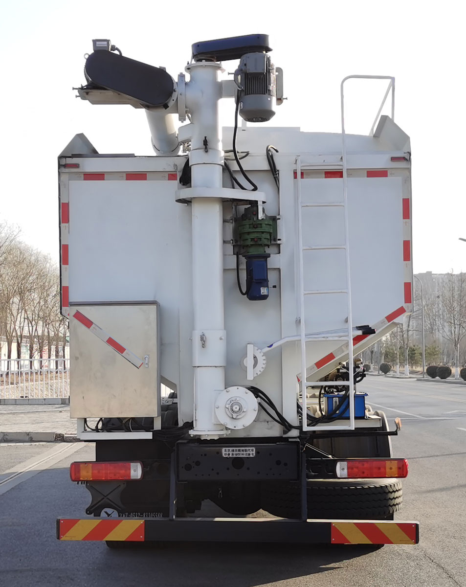 歐曼牌BJ5319ZSLY6GRL-01散裝飼料運(yùn)輸車公告圖片