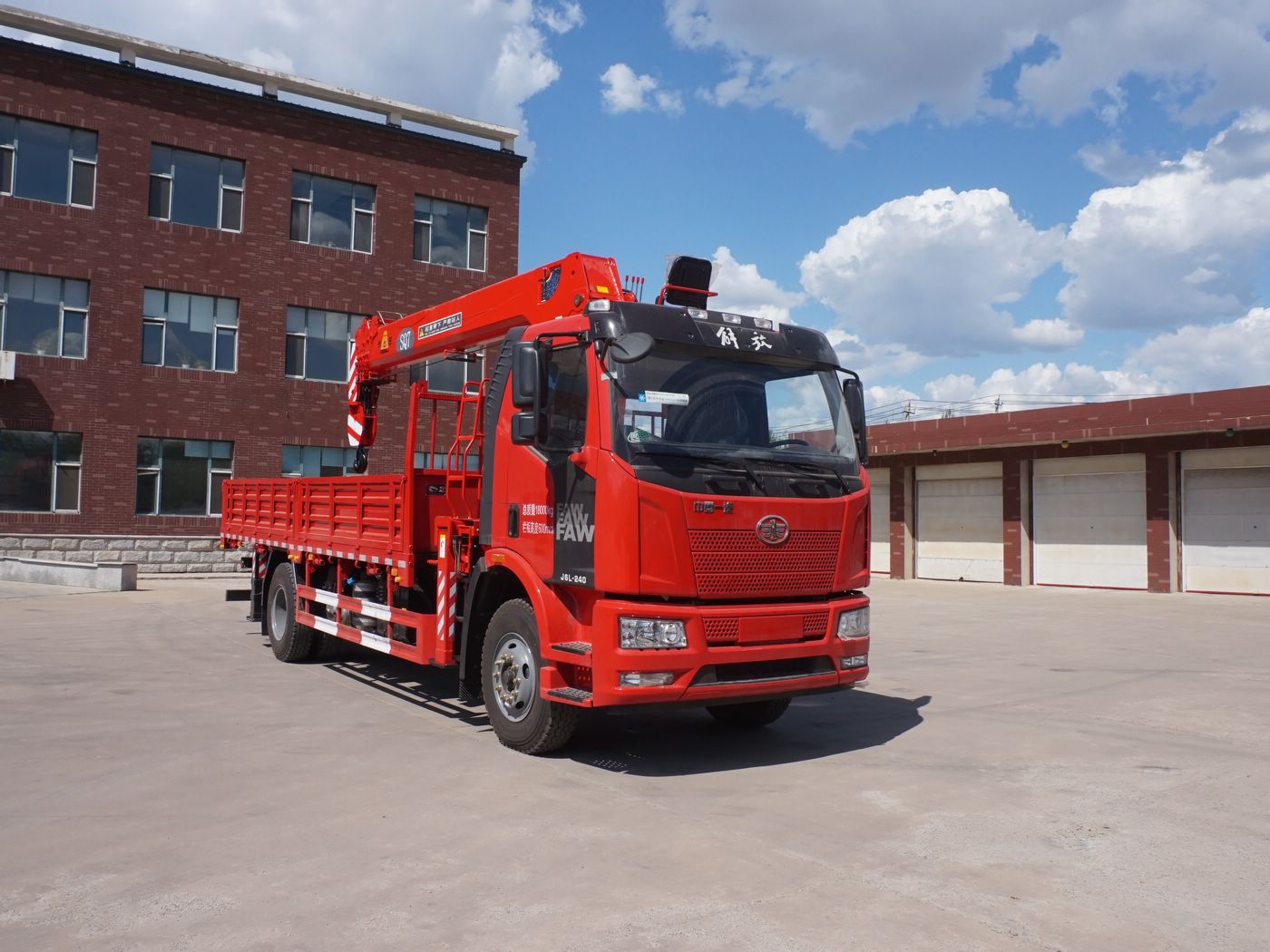 尚駿牌CSJ5181JSQ6隨車起重運(yùn)輸車公告圖片