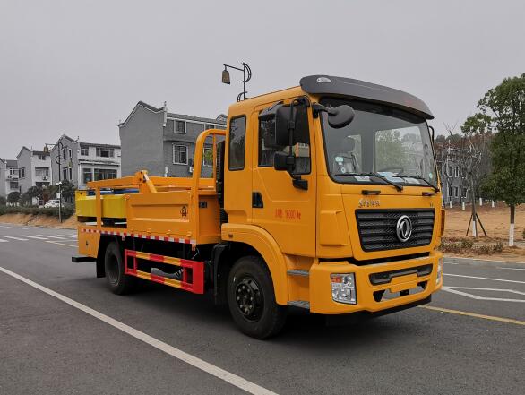 大随兴牌XDY5160TFZE6防撞缓冲车公告图片