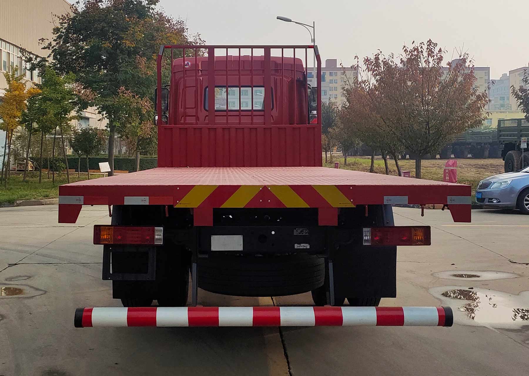 陜汽牌SX5189TPBLA501F2平板運(yùn)輸車公告圖片