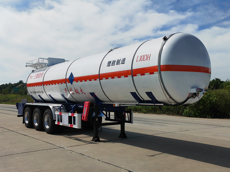 楚胜牌11.1米32.7吨3轴易燃液体罐式运输半挂车(CSC9401GRY)