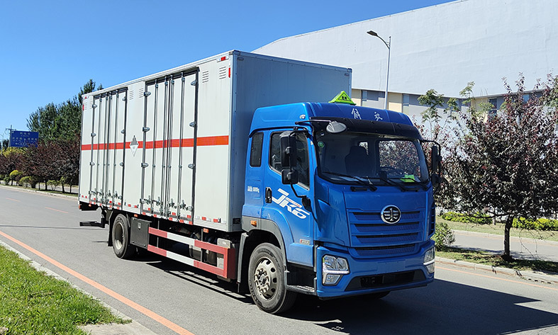 天野牌STY5180XZW雜項(xiàng)危險(xiǎn)物品廂式運(yùn)輸車(chē)公告圖片