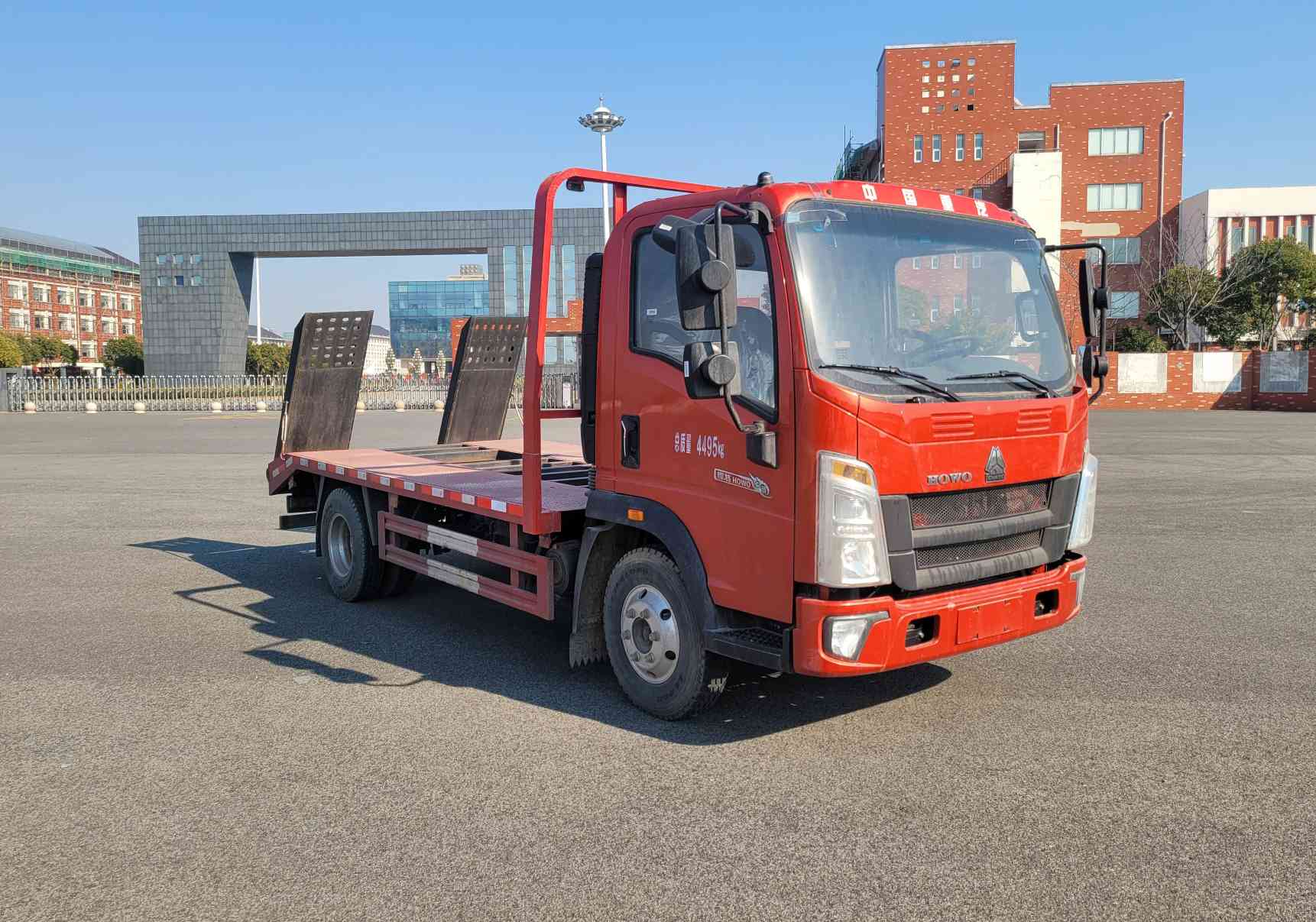 豪沃牌ZZ5047TPBG3315F145平板運(yùn)輸車(chē)公告圖片